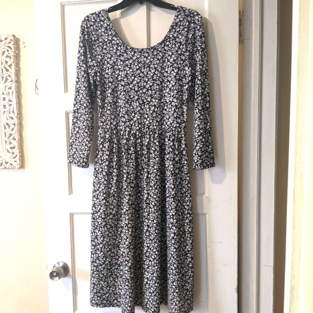 Old Navy NWOT black and white cotton dress.